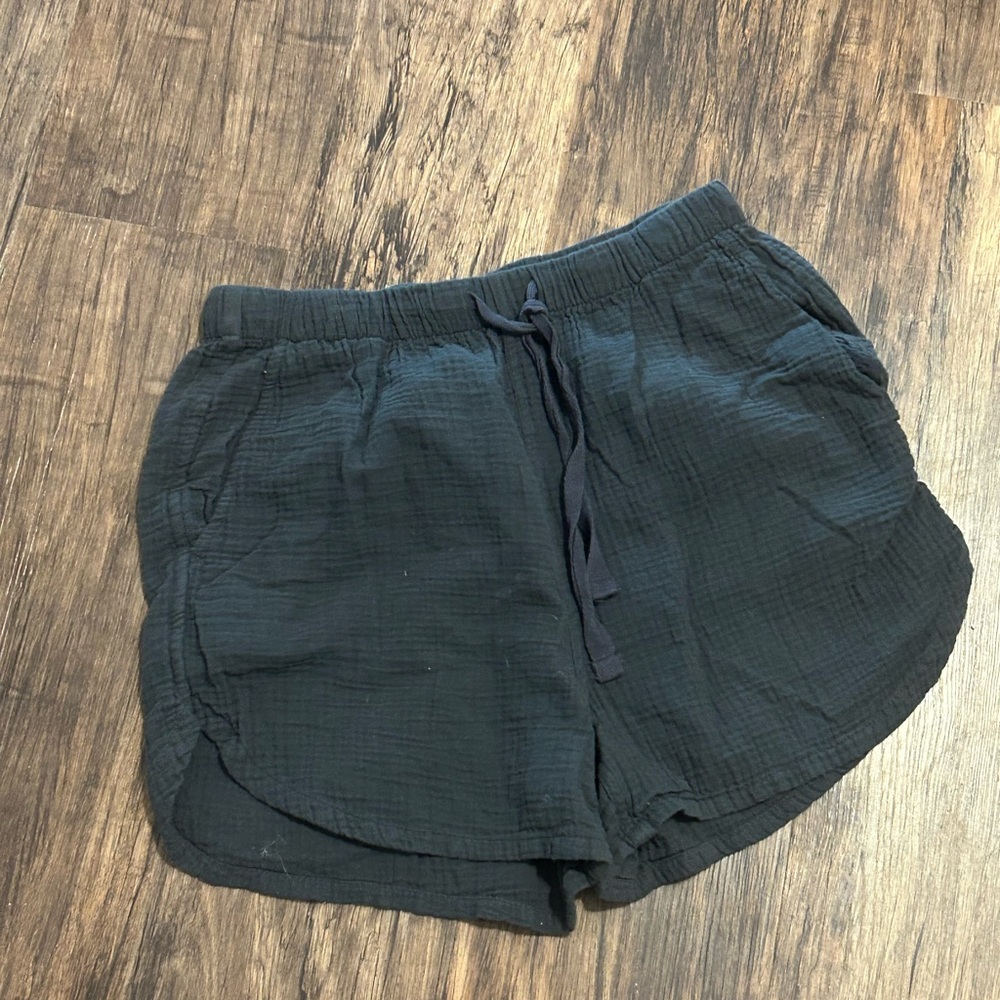 Women’s gray shorts